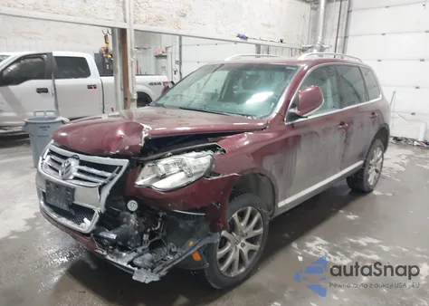 2008 Volkswagen Touareg 2 V8 Fsi z USA, uszkodzony, nr VIN WVGCB77L28D024753